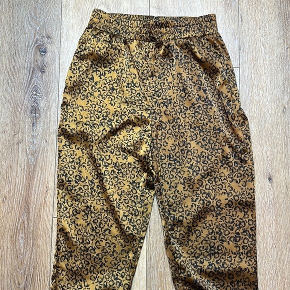 Cupcakes & Cashmere Rey Jogger Pants Size XS - Picture 5 of 10